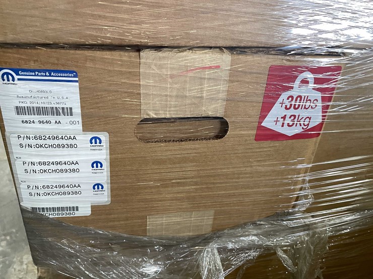 #8692-•-pallet-of-(20)-mopar-cylinder-heads-(e)-image-8