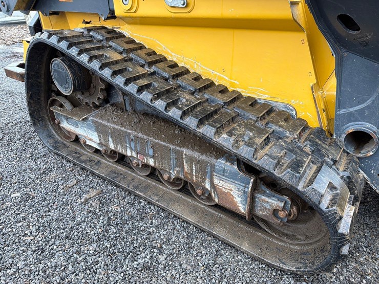 2020-deere-333g-image-16