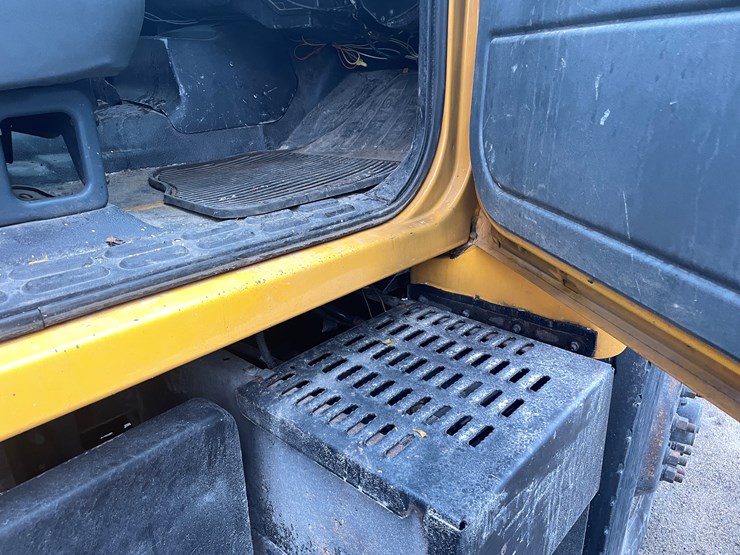 2001-gmc-topkick-image-68