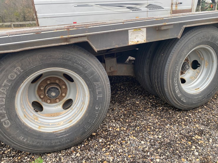 #300-•-2020-delta-tandem-dually-gooseneck-trailer-(lake-geneva,-wi)-(has-wi-title)-image-5