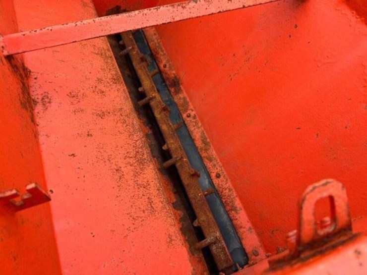 2008-kubota-m7040d-image-36