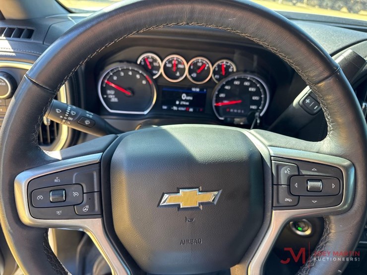 2022-chevrolet-silverado-1500-lt-image-37