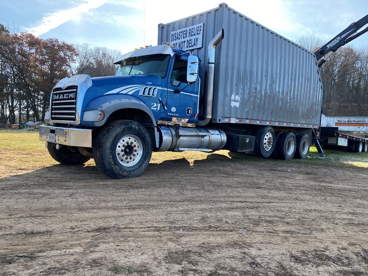 #207-•-2015-mack-grapple-truck-(has-wi-title)-(colfax,-wi)-image-2