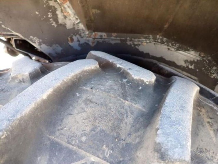 2011-kubota-m7040d-image-64