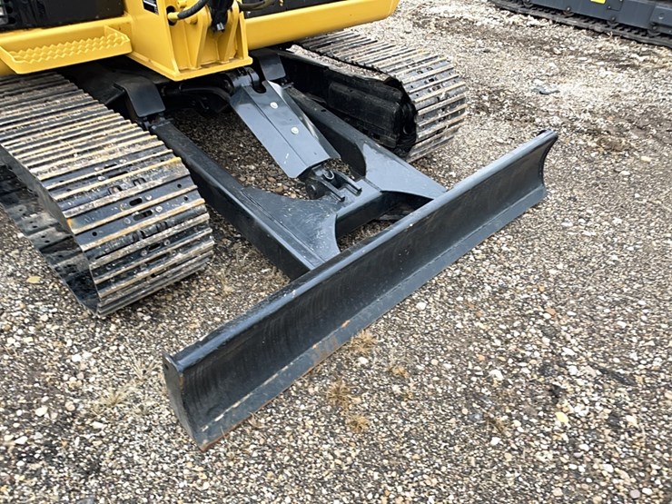 caterpillar-305.5e-image-11