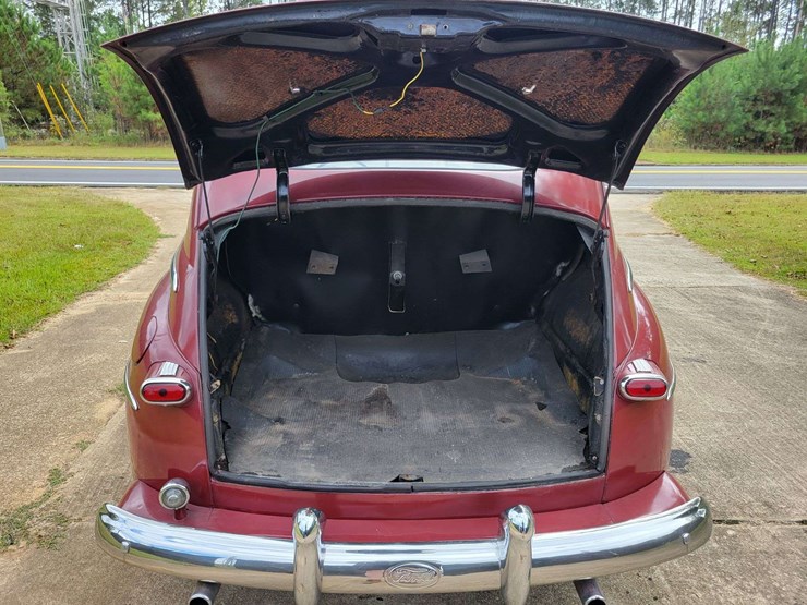 1948-ford-sedan-image-61