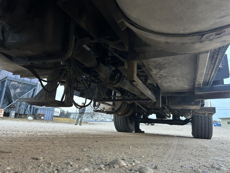 #1432-•-1992-volvo-(white-gmc)-vac-truck-image-41