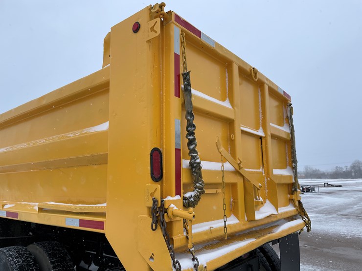 #234-•-2005-international-tri-axle-dump-truck-(has-wi-title)(mosinee,-wi)-image-14