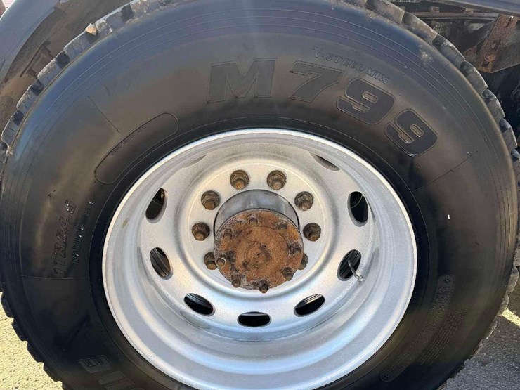 2017-kenworth-t800-image-27