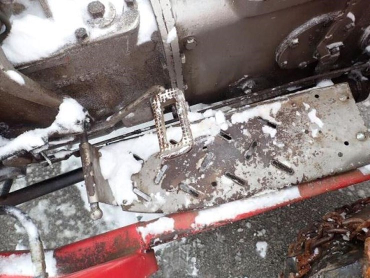 massey-ferguson-135-image-21