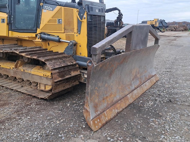 2016-deere-700k-image-24