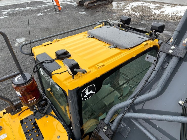 2017-deere-470g-lc-image-22