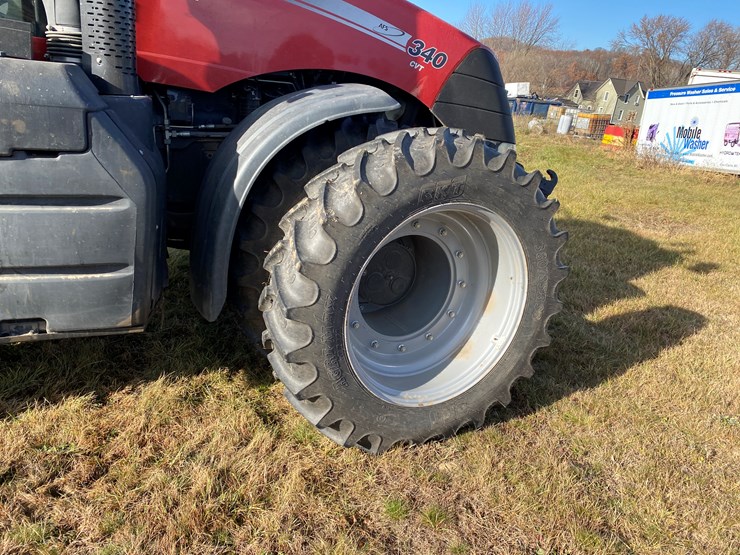 2014-case-ih-340-image-47