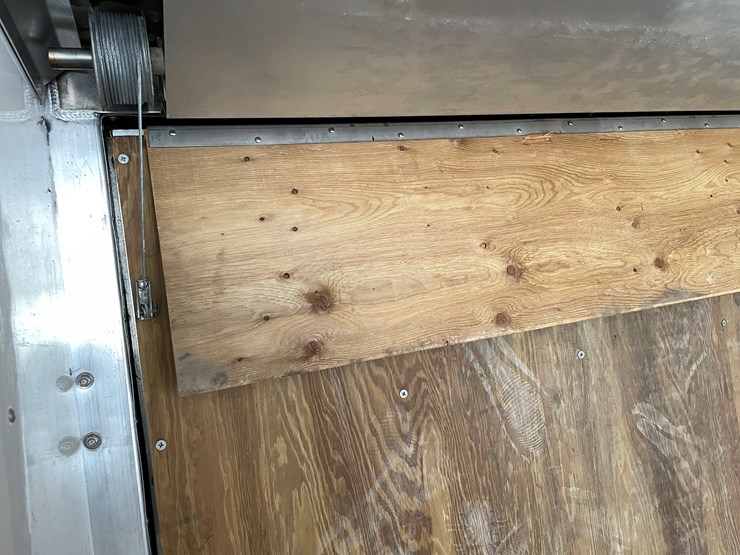 #1397-•-2001-karavan-expedition-trailer-(no-title)-(of)-image-60