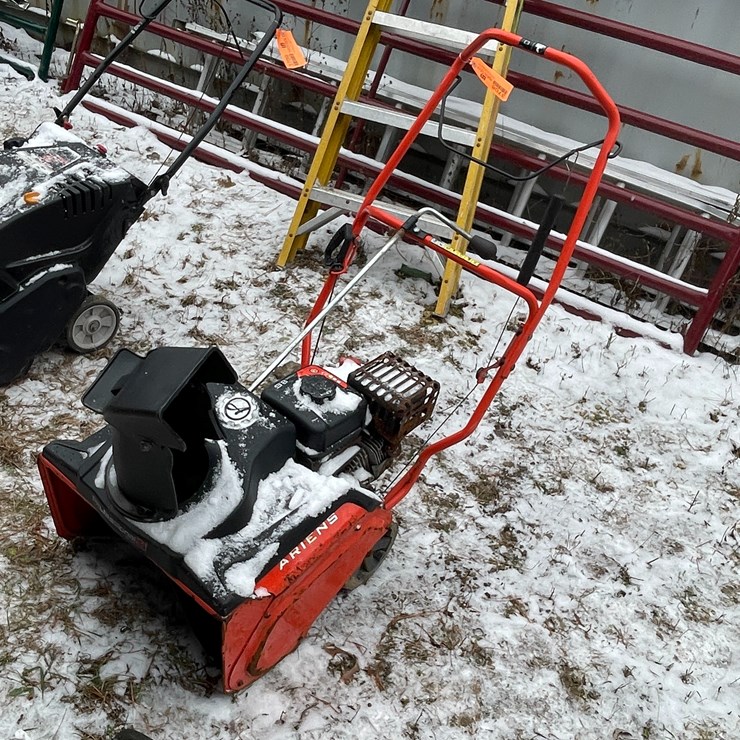 #2708 • Ariens Professional 21 Snow Blower (Fall Creek, WI)