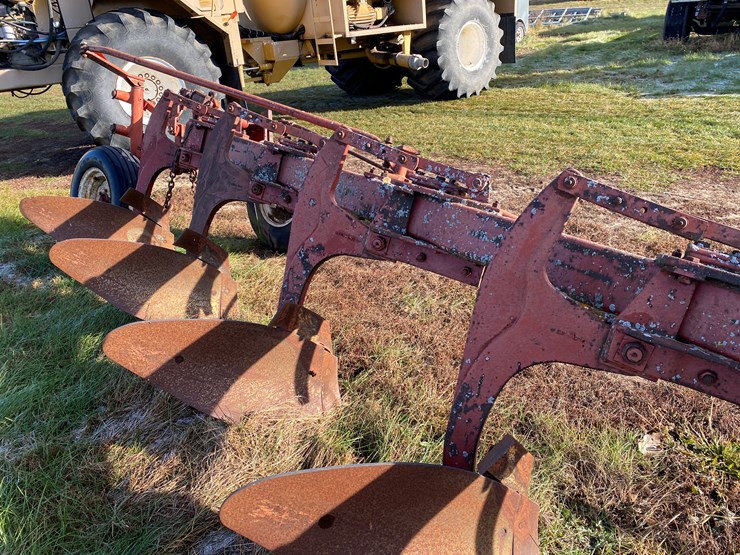 international-720-image-18