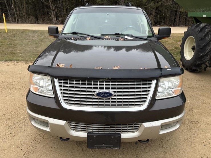 2005-ford-expedition-image-2