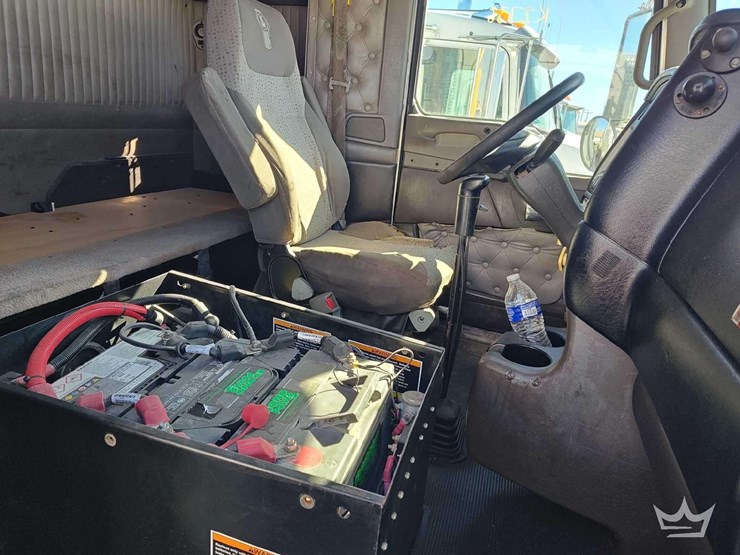 2012-kenworth-t800-image-34