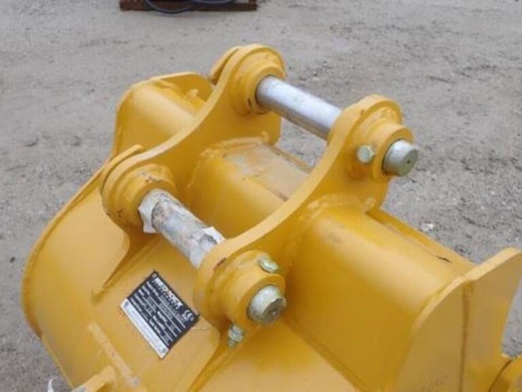 caterpillar-303.5-image-9