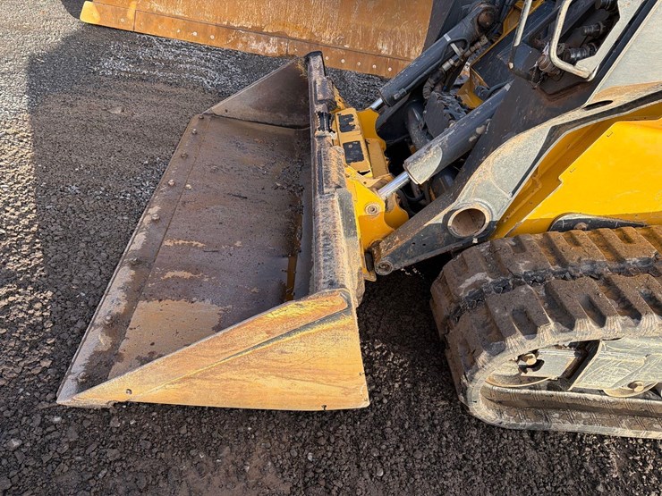 2021-deere-333g-image-8