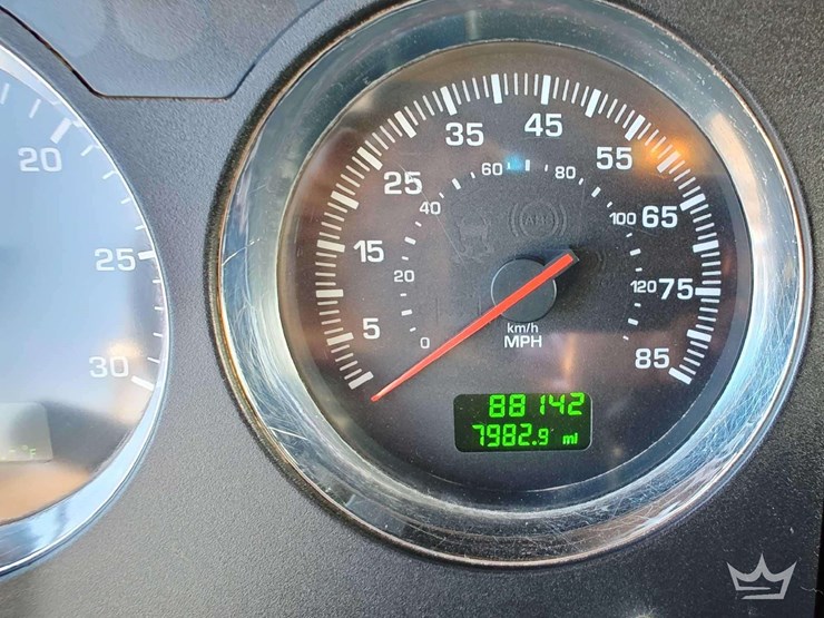 2015-peterbilt-567-image-9