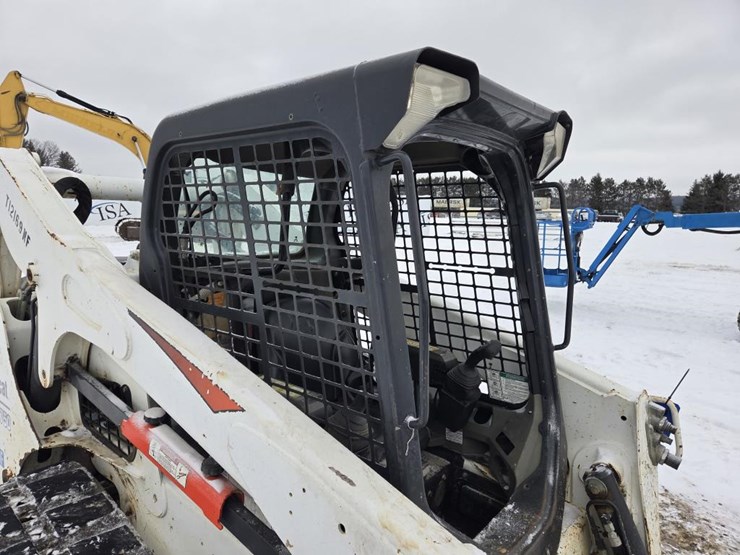 2017-bobcat-t750-image-27