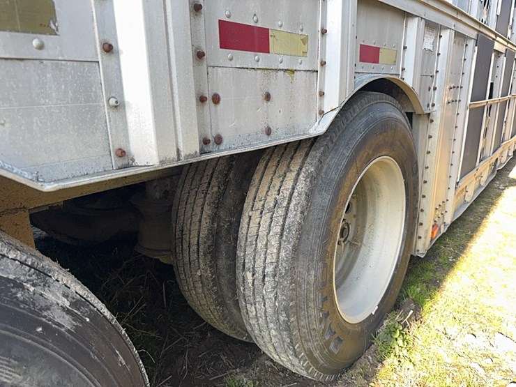 1993-wilson-livestock-trailer-image-18