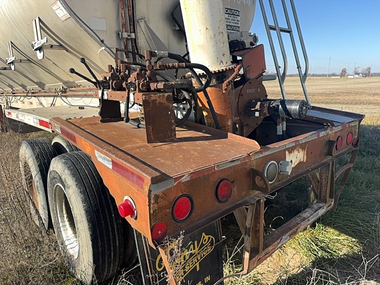 1997-pinson-aluminum-feed-delivery-trailer,-spring-suspension,-8-compartments,-*1p9ab3821vp255492*-image-7