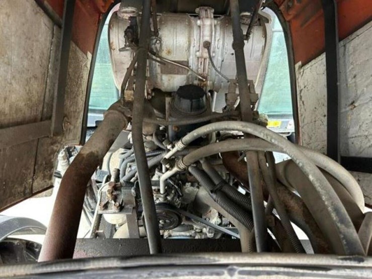 2012-kubota-m110gx-image-25