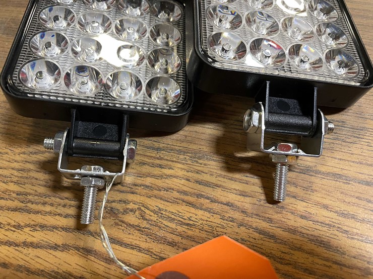 #8646-•-(2)-led-work-lights,-3-1/2"-square,-12/24vdc-(pr11)-image-5