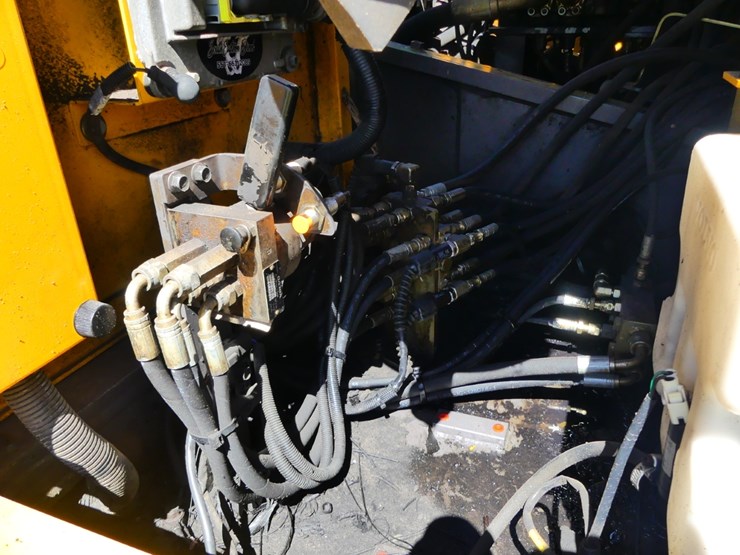 volvo-ec220dl-image-9