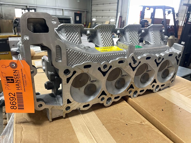 #8692-•-pallet-of-(20)-mopar-cylinder-heads-(e)-image-2