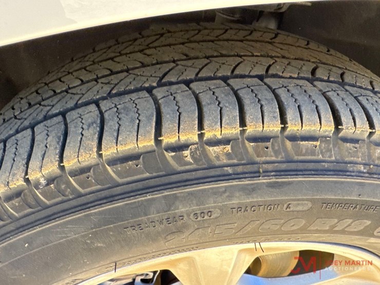 2020-ford-edge-se-image-8