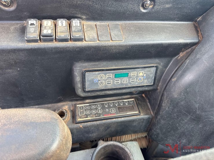 takeuchi-tb2150-image-29