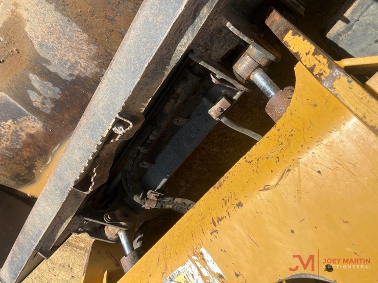 2017-caterpillar-299d-image-13