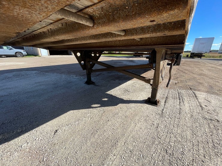 #318-•-2001-utility-trailer-mfg-co.-semi-trailer-(has-wi-title)-(denmark,-wi)-image-13