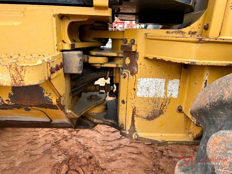 caterpillar-553c-image-12