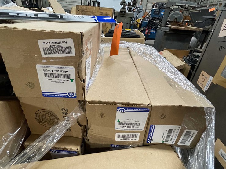 #8726-•-pallet-of-wiper-blades-(f)-image-7