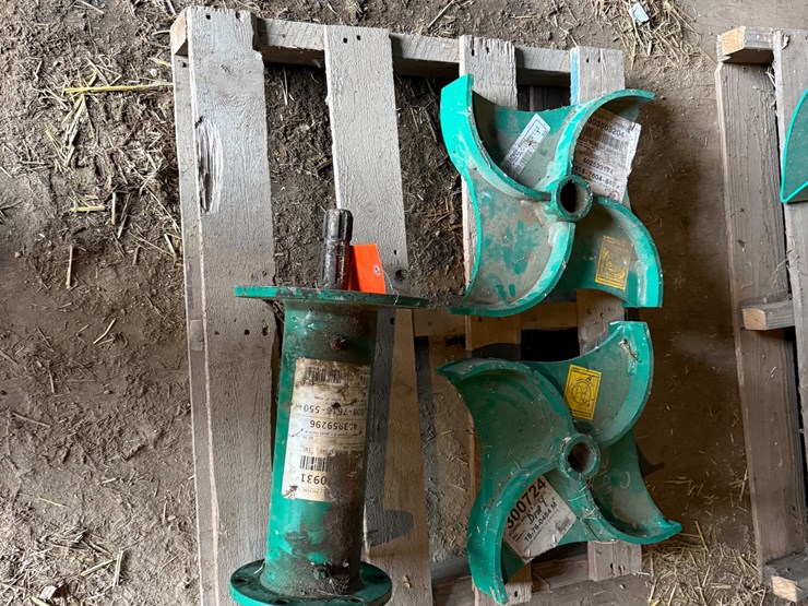 #9964-•-oil-chamber-and-(2)-impellers-(fennimore,-wi)-image-1