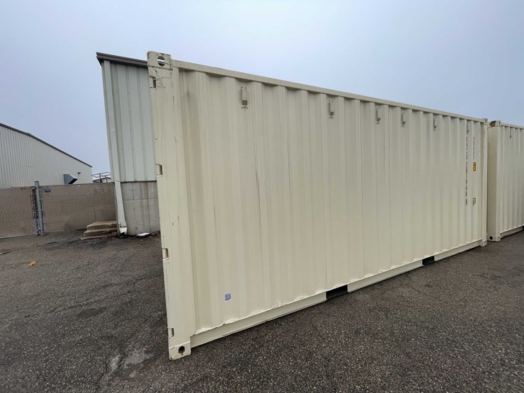 #1401-•-20'-shipping-container-(of)-image-7