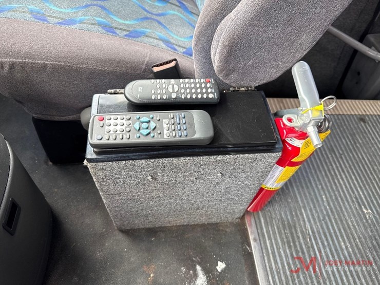 2003-ford-e550-image-19