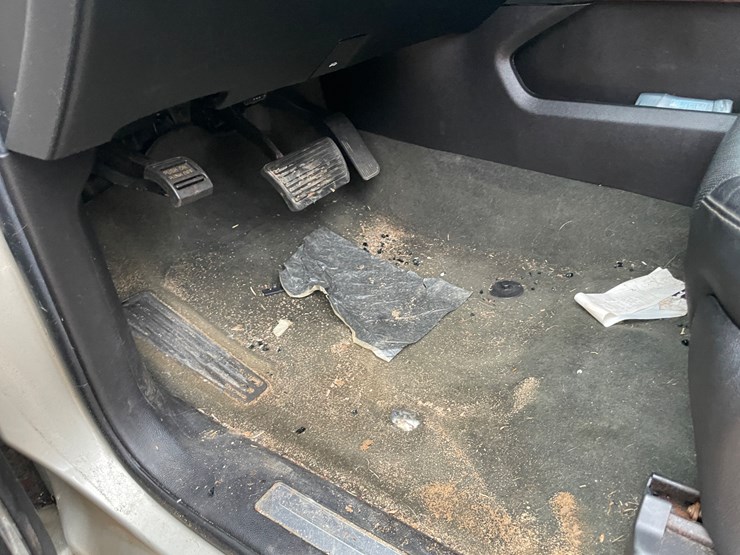 2015-gmc-yukon-slt-image-38