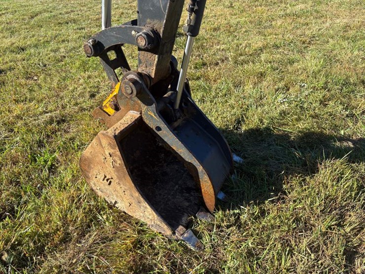 2017-deere-50g-image-10