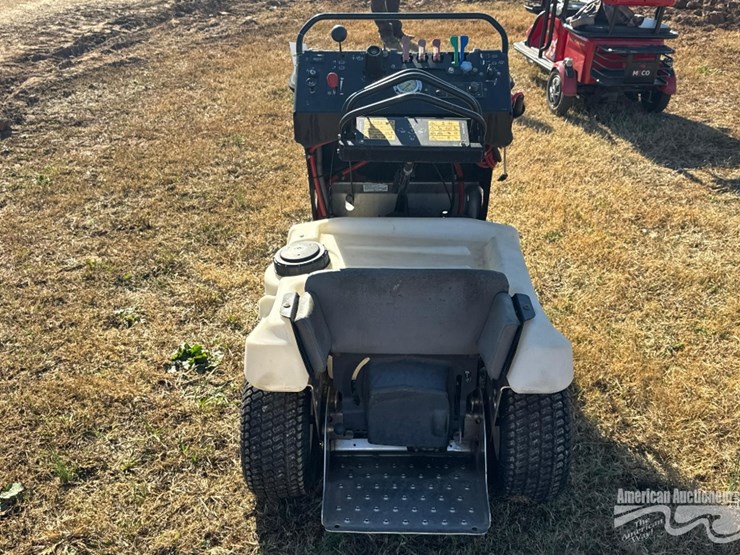 exmark-ride-on-sprayer/spreader-image-6