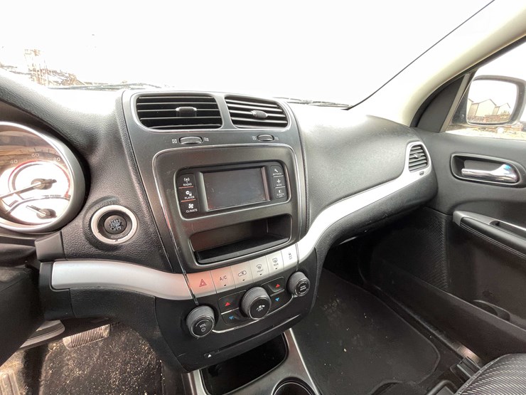 2013-dodge-journey-image-76