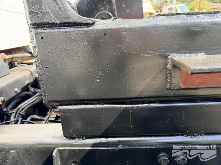 2012-freightliner-m2-112-medium-duty-roll-off-truck-image-12