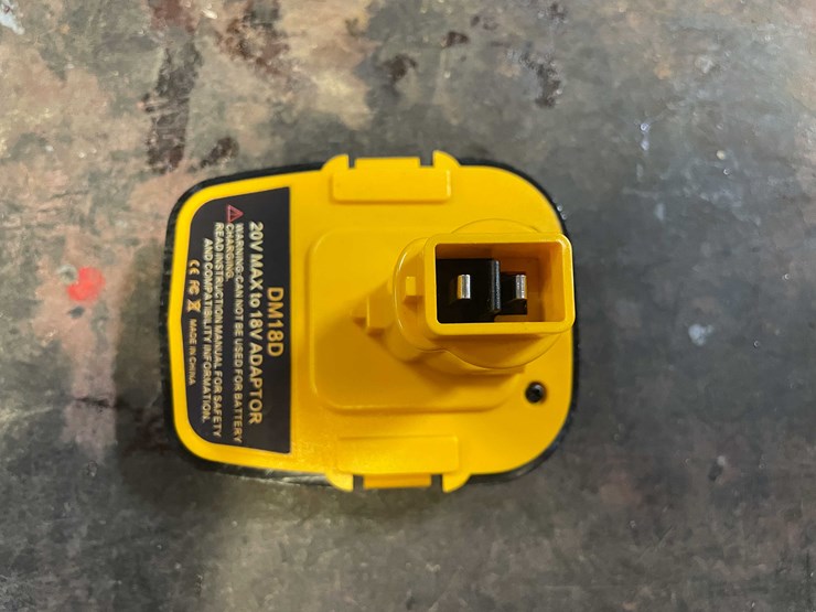 #8675-•-dewalt-style-18-volt-to-20-volt-adapter-(pr12)-image-3