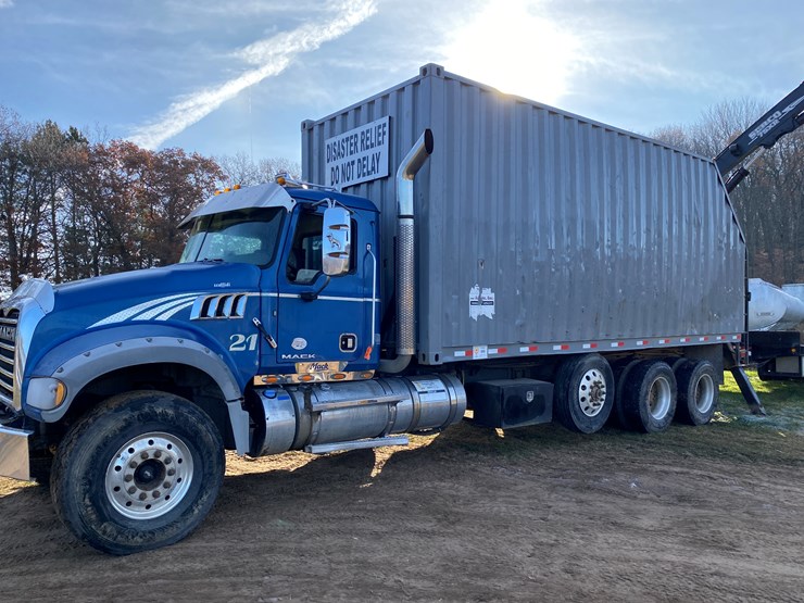 #207-•-2015-mack-grapple-truck-(has-wi-title)-(colfax,-wi)-image-3