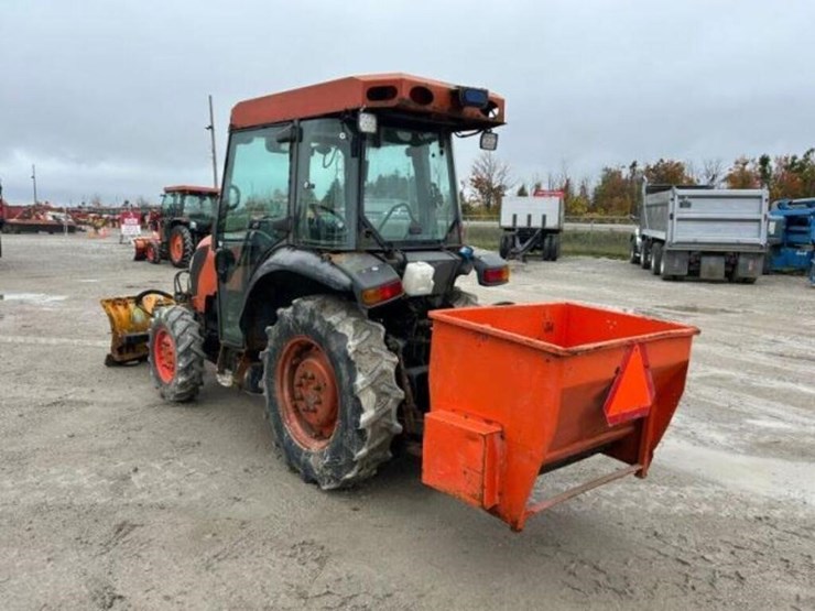 2008-kubota-m7040d-image-4