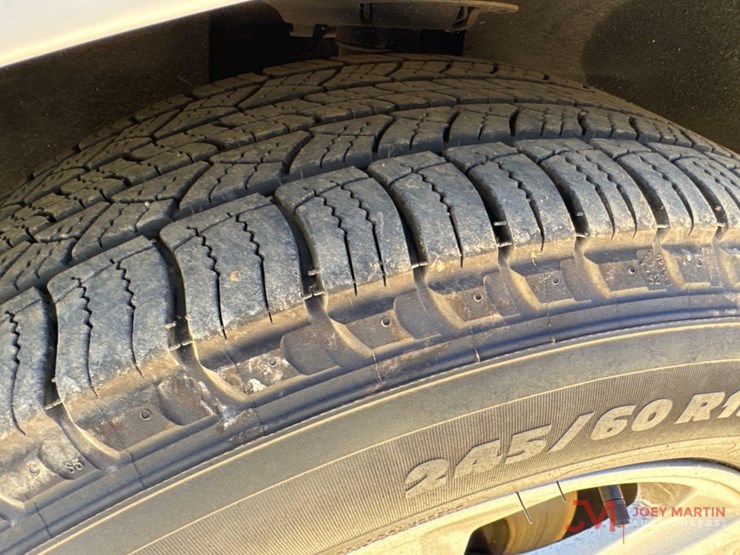 2020-ford-edge-se-image-5